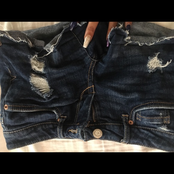 ripped woman’s shorts - Picture 2 of 2